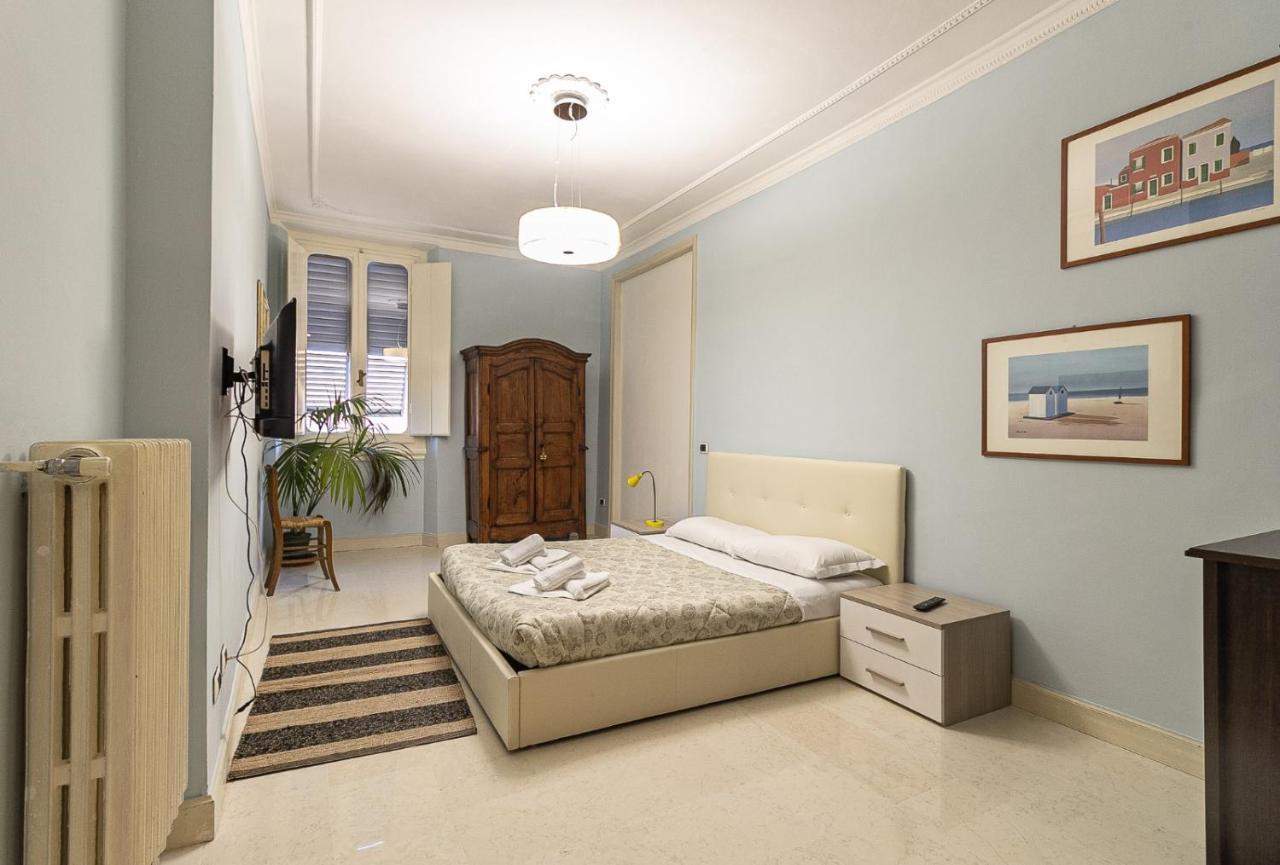 Spacious Three Bedroom Apartment On The Arno Florence Buitenkant foto